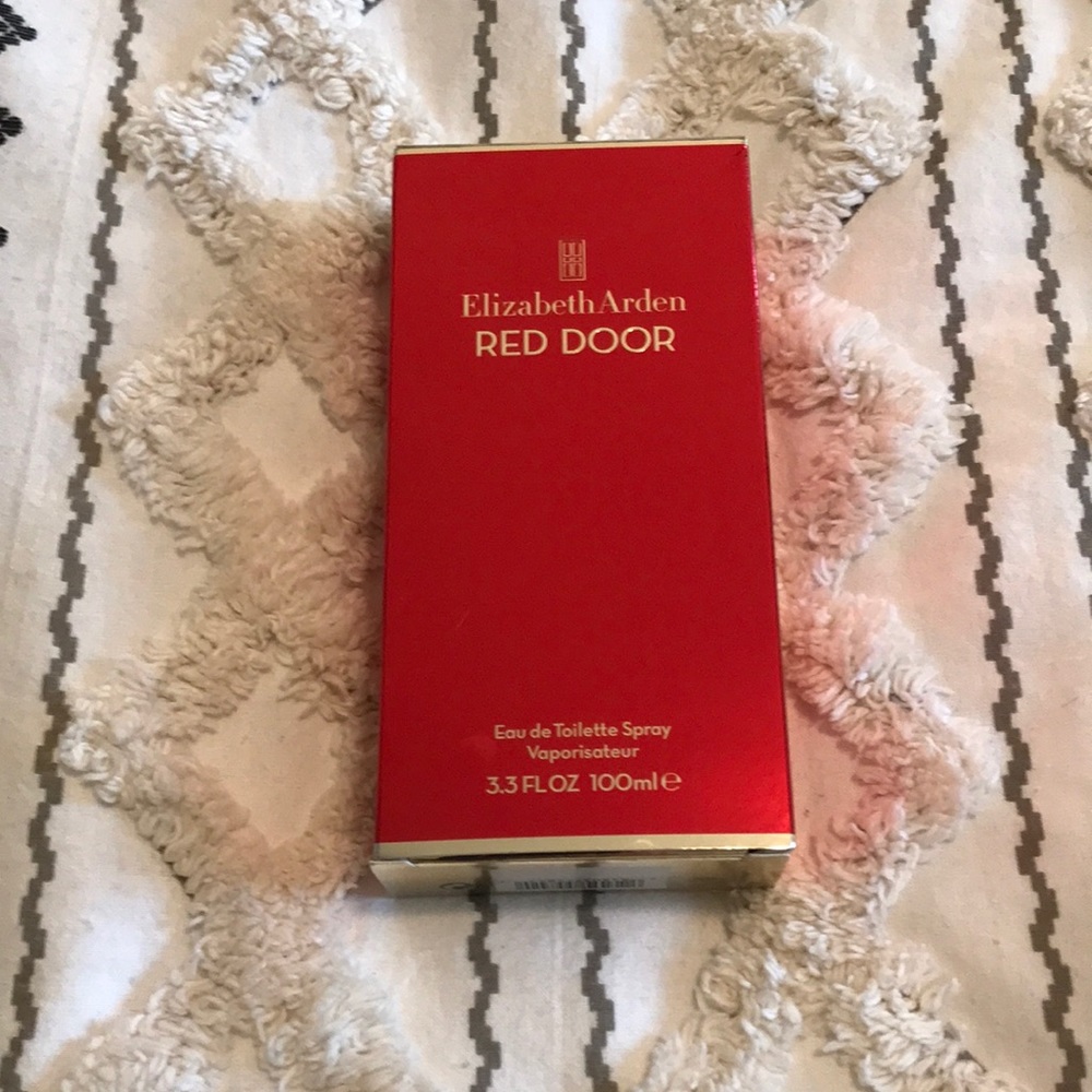 Elizabeth Arden Red Door Perfume